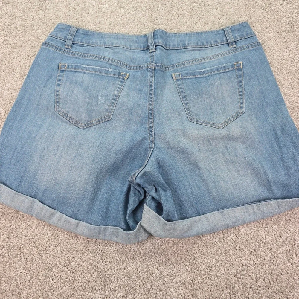 Lane Bryant Weekend Short Distressed Denim Jean Shorts Light Wash Cuffed Size 14